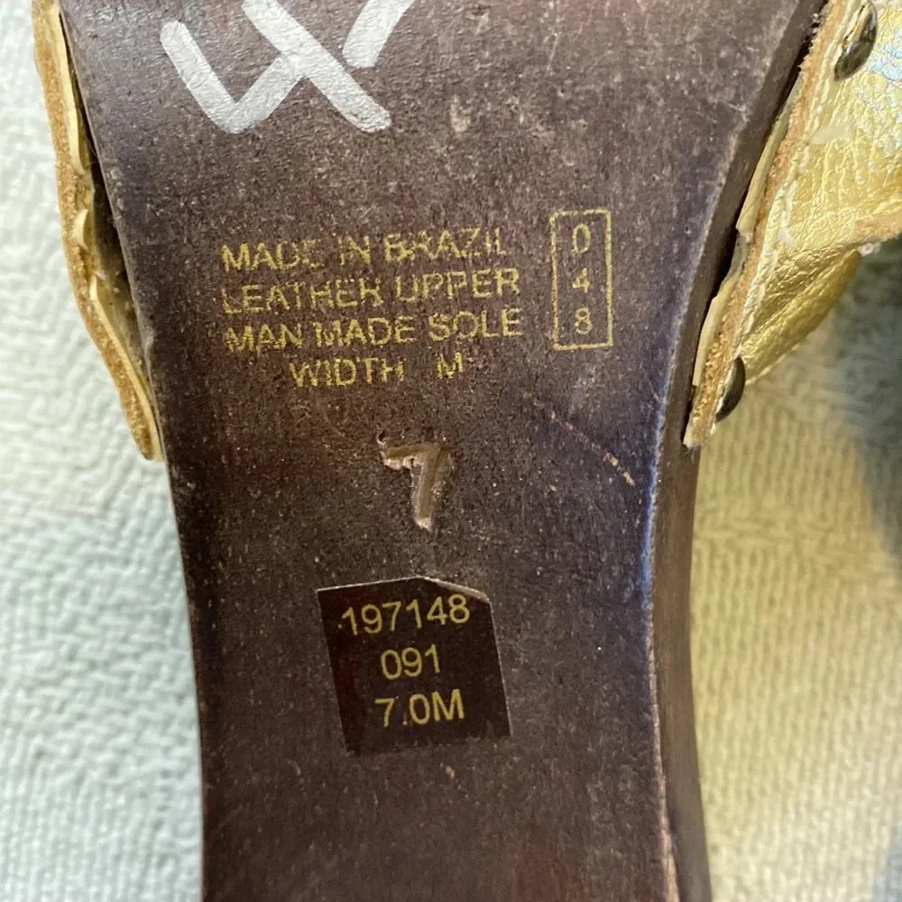Vintage Bronx Wooden Heels - Picture 12 of 12
